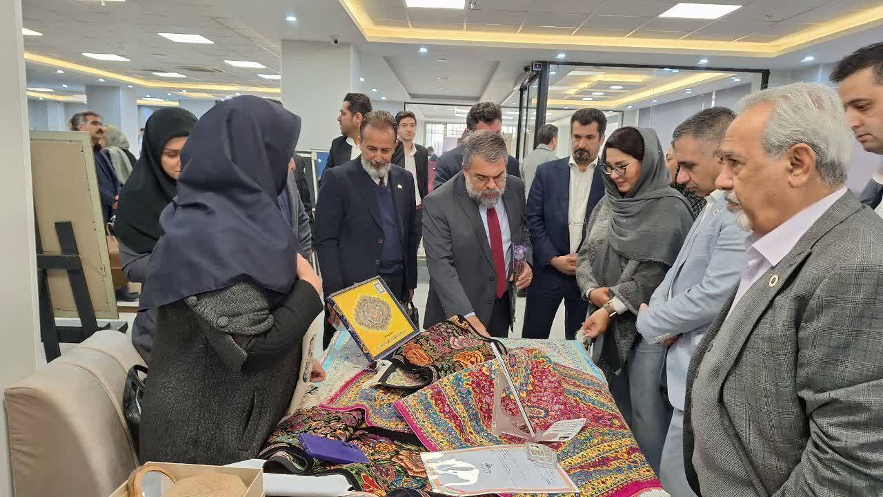سفیر برزیل در ایران از نمایشگاه صنایع دستی قزوین دیدن کرد