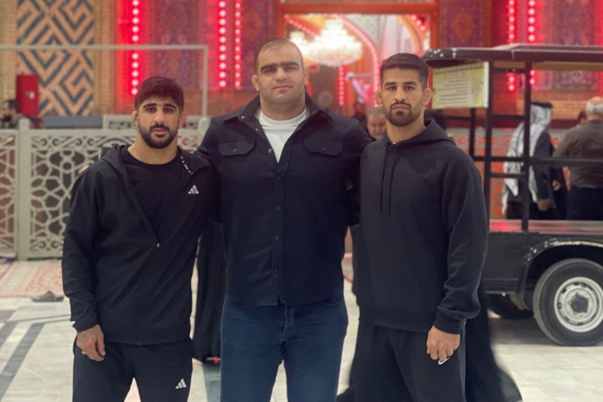 حضور اعضای تیم ملی کشتی آزاد و فرنگی در حرم امام علی (ع)