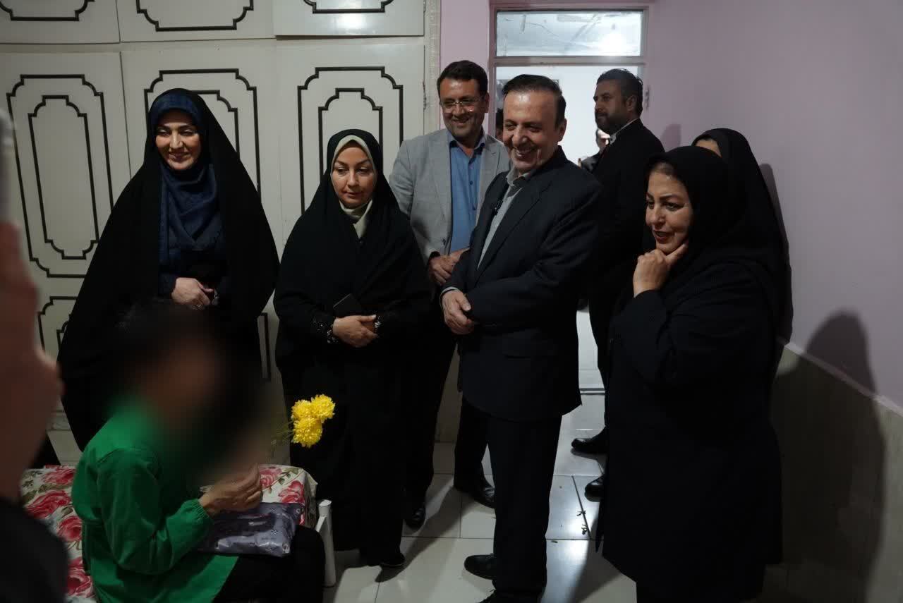 استاندار قزوین از مرکز شبانه روزی پویا ویژه بانوان معلول ذهنی بازدید کرد استاندار قزوین از مرکز شبانه روزی پویا ویژه بانوان معلول ذهنی بازدید کرد