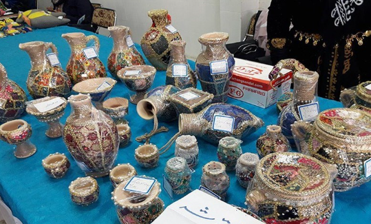 نمایشگاه آثار هنری و صنایع دستی توان‌خواهان در قزوین برپا شد
