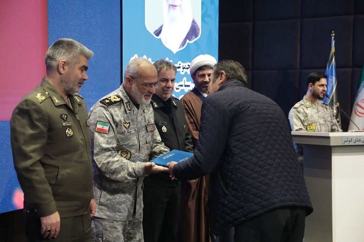 آیین تجلیل از خانواده های شهدای ستاد ارتش برگزار شد