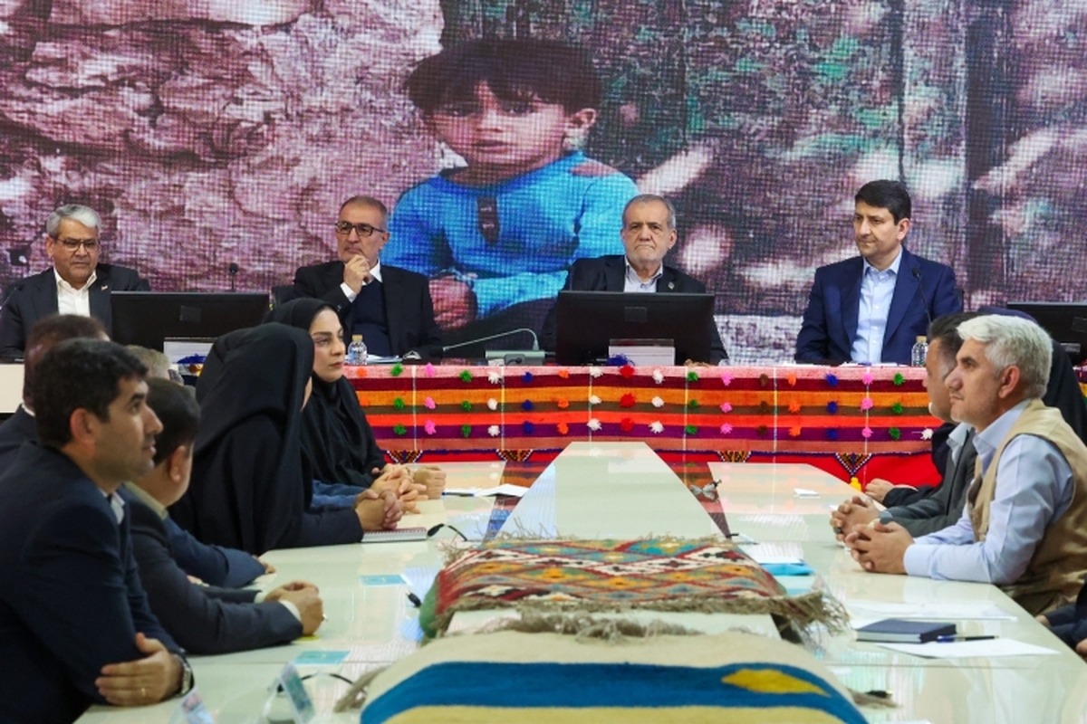 مشاهده حضور بچه‌ها و مردم در ساخت مدرسه قلباً انسان را خوشحال می‌کند