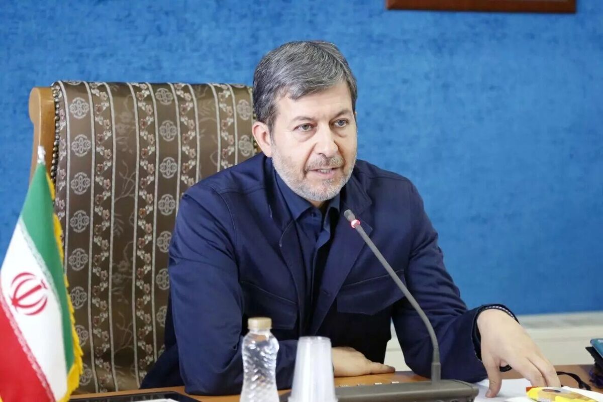 استاندار اصفهان بسته ۳۲ فرمان انتخاباتی، مدیریتی را به فرمانداران ابلاغ کرد