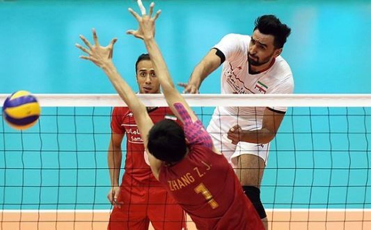 صف آرایی والیبالیست های کلینیک فرهاد قزوین مقابل نماینده تهران 