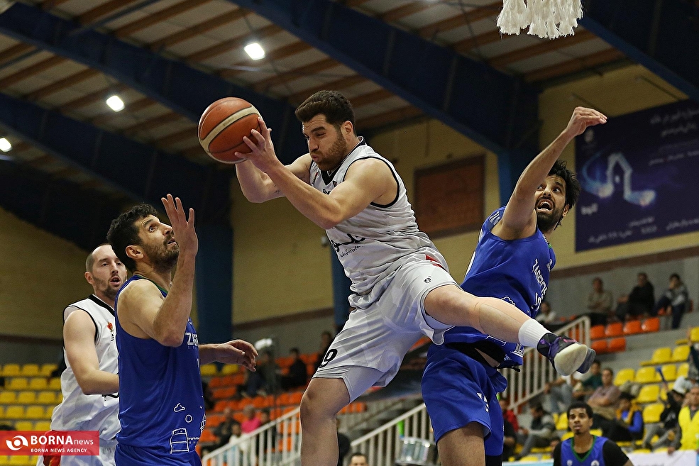 دیدار تیم های بسکتبال گلنور - نفت زاگرس