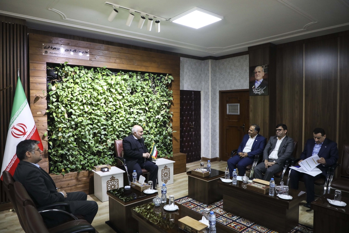 همکاری استانداری و بانک تجارت برای جهش توسعه‌ای خوزستان / از تامین مالی ۵۰۰ میلیون دلاری در پتروشیمی‌ و نفت تا انرژی خورشیدی و گردشگری