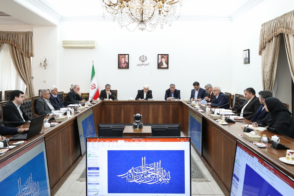 عارف: طرح ۲۰ هزار مگاوات نیروگاه‌های اتمی یک ضرورت و واقعیت انکارناپذیر است