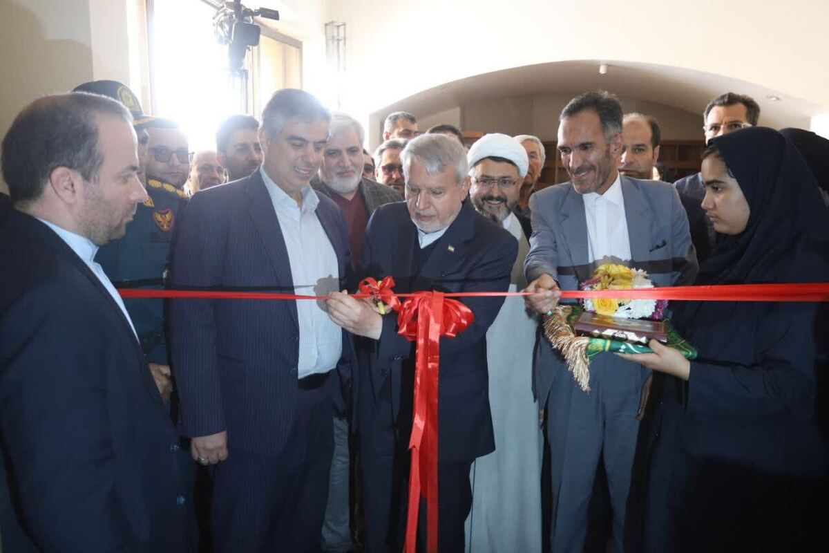 گشایش نمایشگاه توانمندی‌های اقتصادی استان مرکزی در خمین