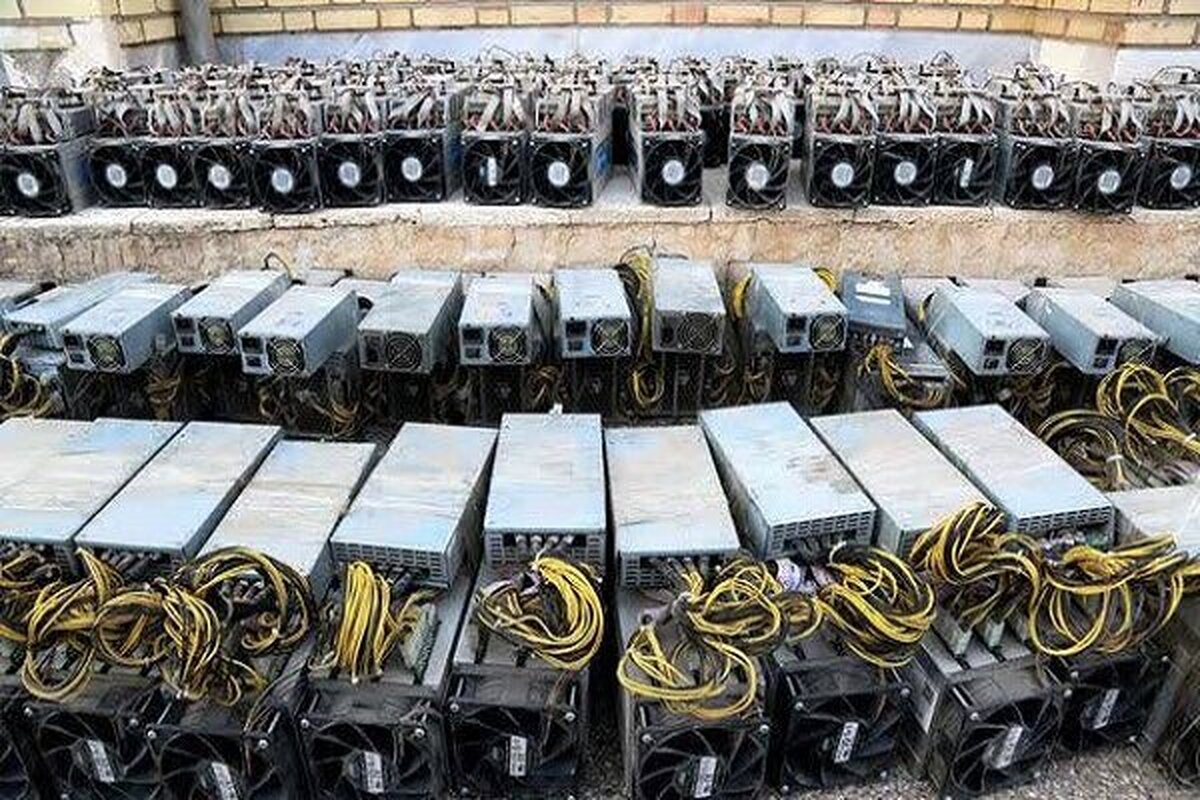 ۱۸ دستگاه ماینر قاچاق در غرب هرمزگان کشف شد