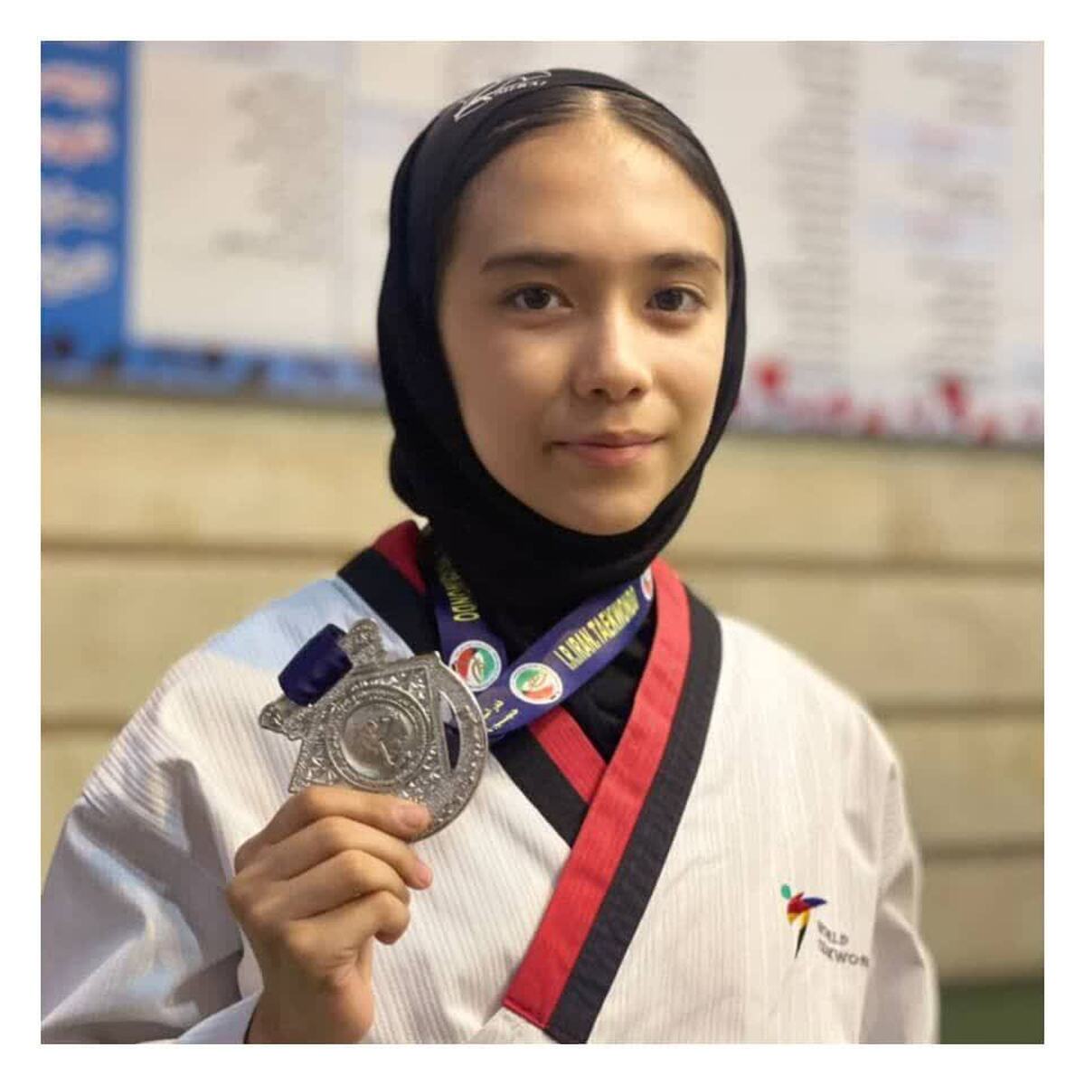 مدال نقره سهم دختر تکواندوکار گلستانی