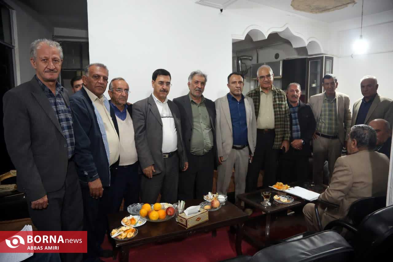 رونمایی از پروانه فعالیت موسسه امیدبانان دشمن زیاری و زاگرس رونمایی از پروانه فعالیت موسسه امیدبانان دشمن زیاری و زاگرس
