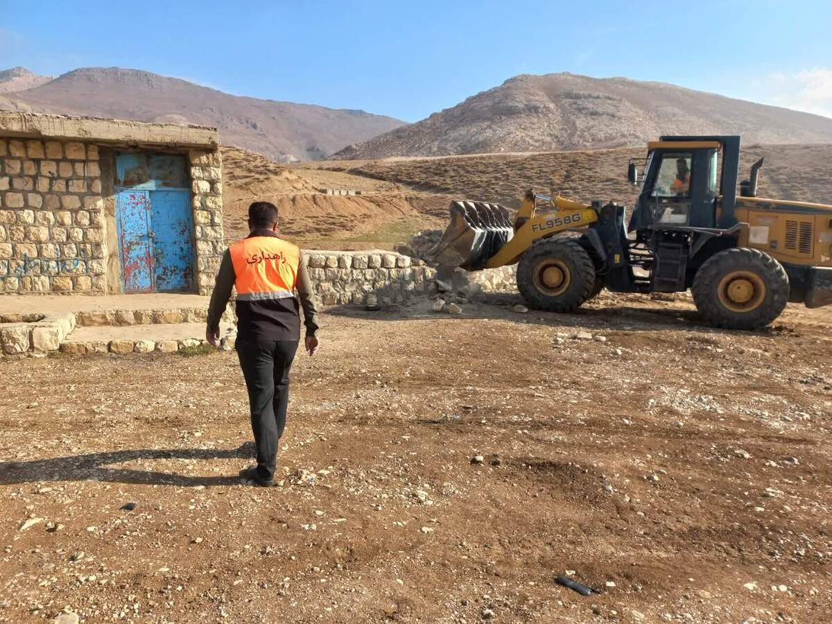 تخریب ساخت‌وسازهای غیرمجاز در محور چلگرد–آقاسید