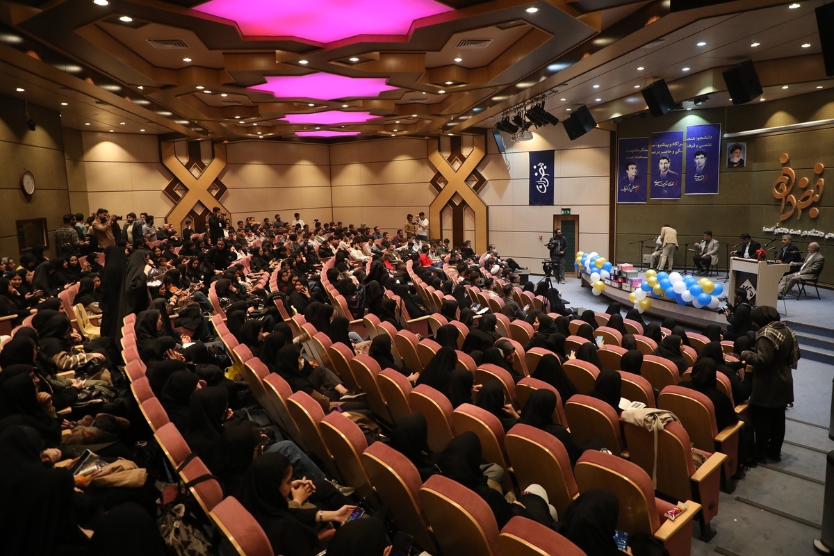 تأکید استاندار قم بر لزوم گفت‌وگوی صادقانه با دانشجویان در نشست روز دانشجو/عملیاتی شدن ساخت دانشکده پزشکی قم 