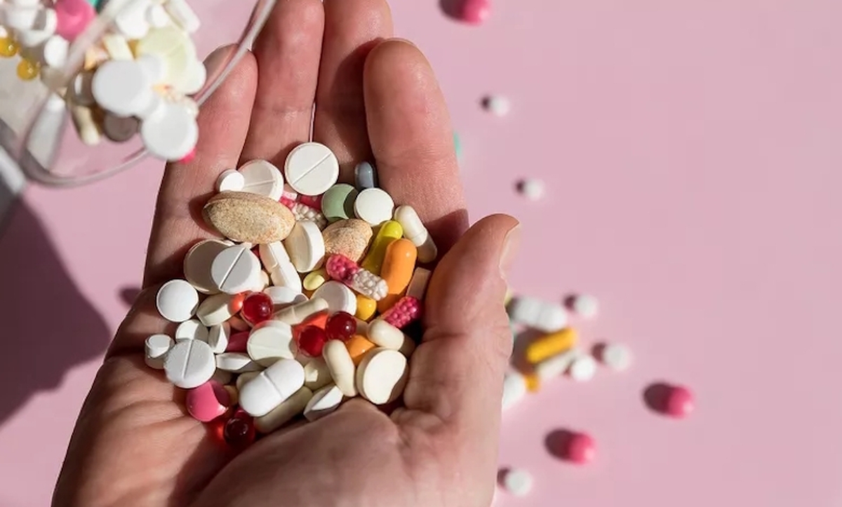 چه کسانی واقعاً از مصرف روزانه مولتی‌ویتامین سود می‌برند؟