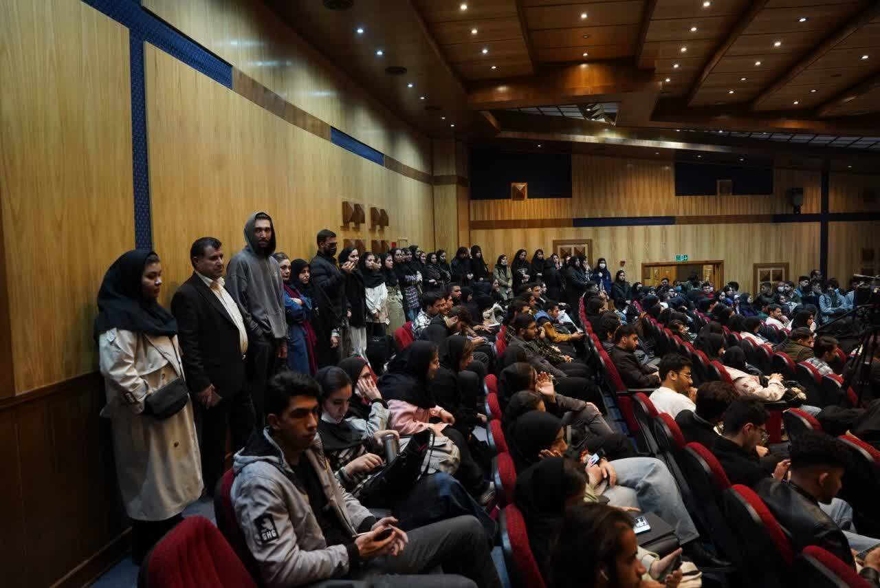 دانشگاه سنگر آزادیخواهی و مسئولیتپذیری است /صدای دانشجو، صدای ایران آرمانخواه است. دانشگاه سنگر آزادیخواهی و مسئولیتپذیری است /صدای دانشجو، صدای ایران آرمانخواه است.