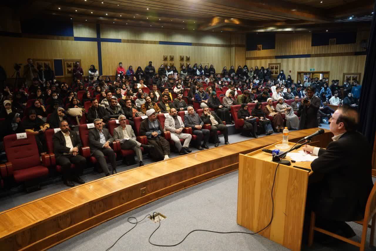 دانشگاه سنگر آزادیخواهی و مسئولیتپذیری است /صدای دانشجو، صدای ایران آرمانخواه است. دانشگاه سنگر آزادیخواهی و مسئولیتپذیری است /صدای دانشجو، صدای ایران آرمانخواه است.