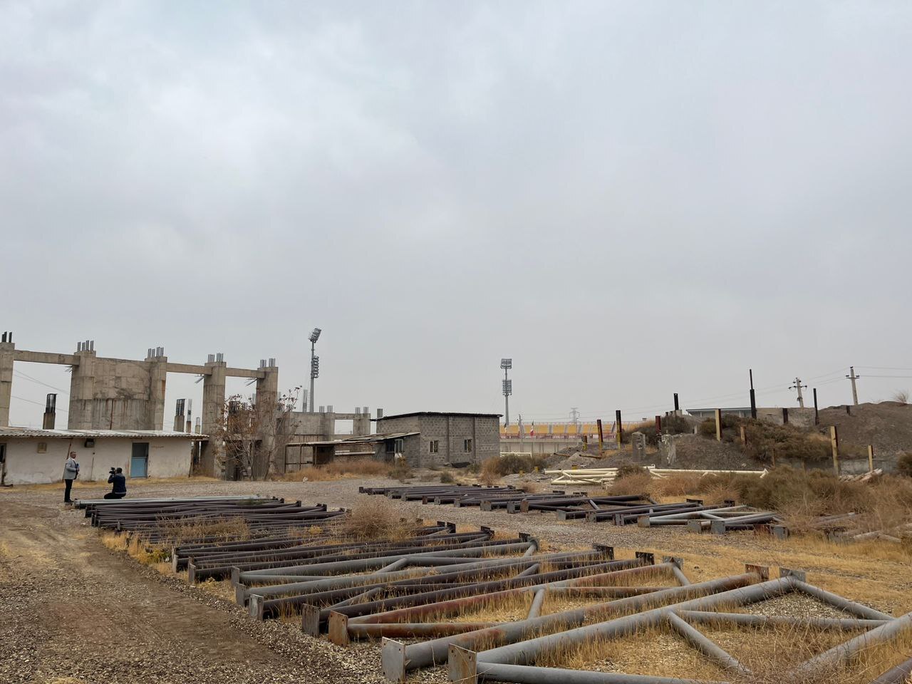 وزیر ورزش از پروژه نیمه تمام سالن شش هزار نفری قزوین بازدید کرد 