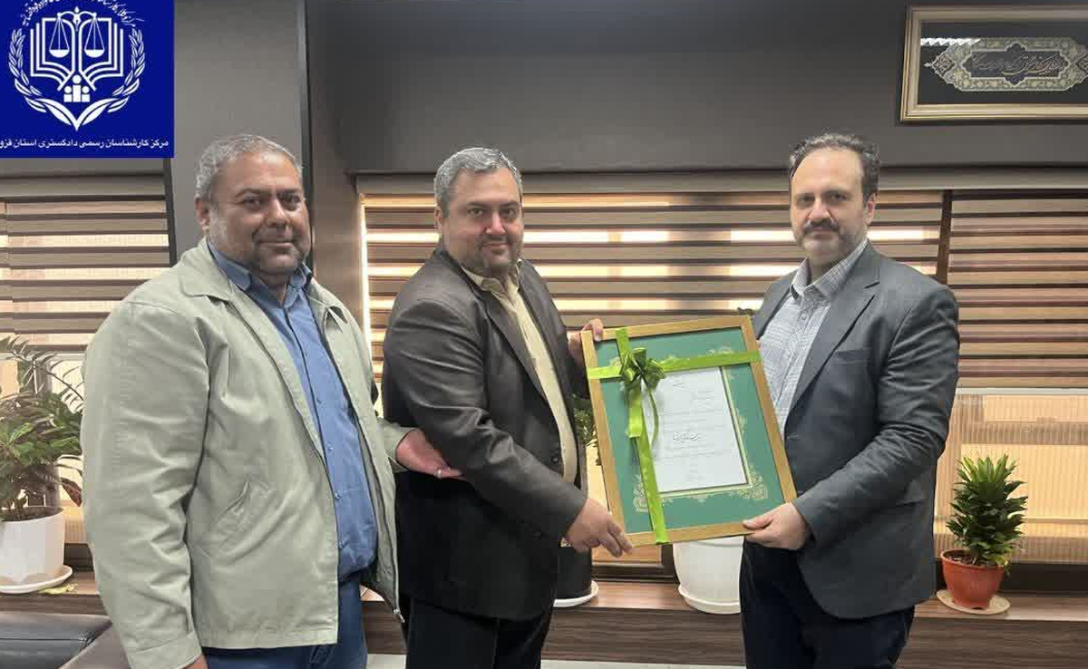 از تلاش مدیرکل راه و شهرسازی استان قزوین در اجرای نهضت ملی  مسکن تقدیر شد