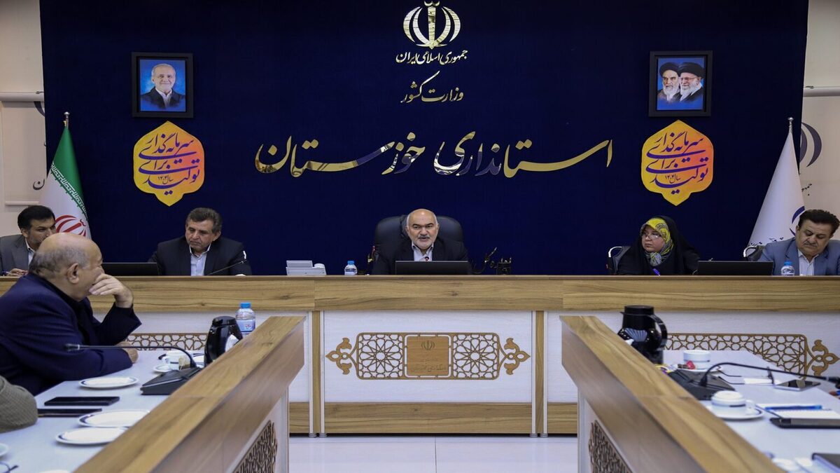 استاندار خوزستان: هماهنگی برای برگزاری نشست دولت و بخش خصوصی استان در سفر هیات دولت / فعالان اقتصادی بسته پیشنهادی را تهیه کنند