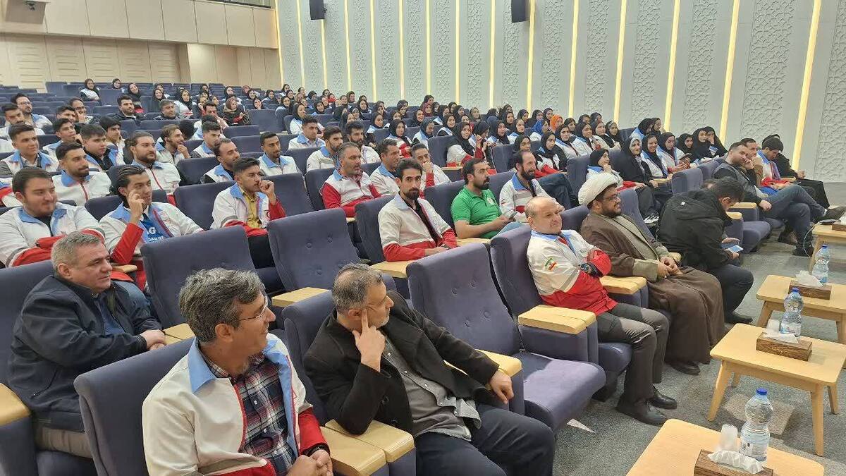 سومین نشست هم‌اندیشی مهارت‌افزایی جوانان هلال‌احمر با محور کارآفرینی در مشهد برگزار شد
