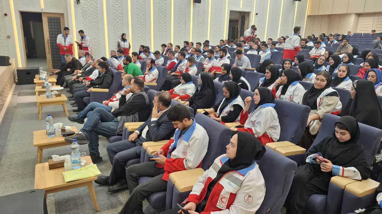 سومین نشست هم‌اندیشی مهارت‌افزایی جوانان هلال‌احمر با محور کارآفرینی در مشهد برگزار شد