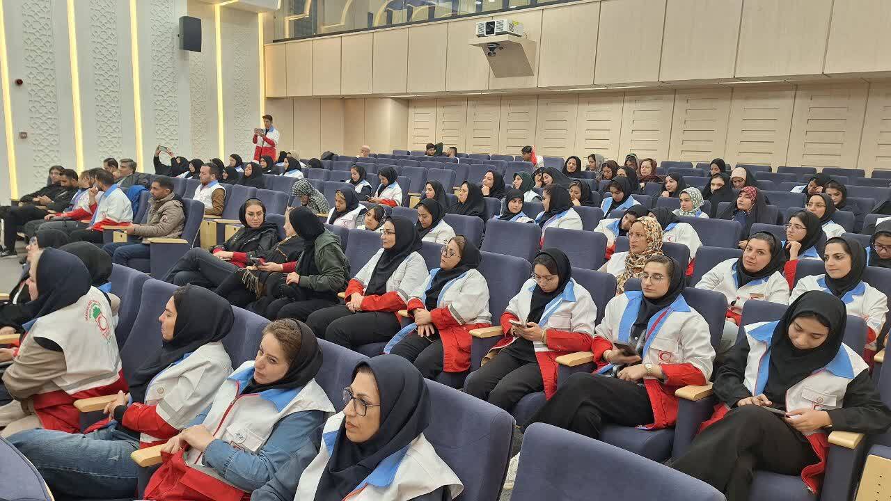 سومین نشست هم‌اندیشی مهارت‌افزایی جوانان هلال‌احمر با محور کارآفرینی در مشهد برگزار شد