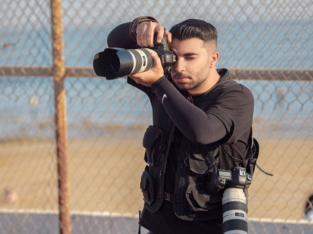 از شن های داغ تا لحظه های سریع ؛ چالش های یک عکاس جوان در پوشش فوتبال ساحلی