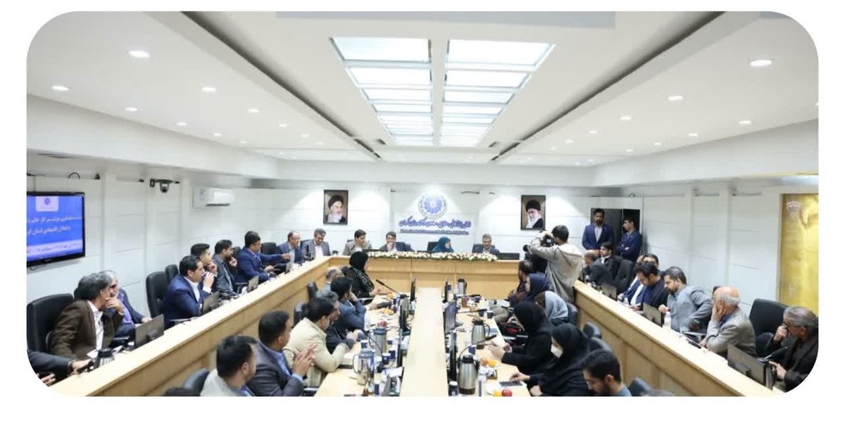 رئیس اتاق بازرگانی کرمان: راه حل مشکلات کشور رها کردن اقتصاد توسط دولت است