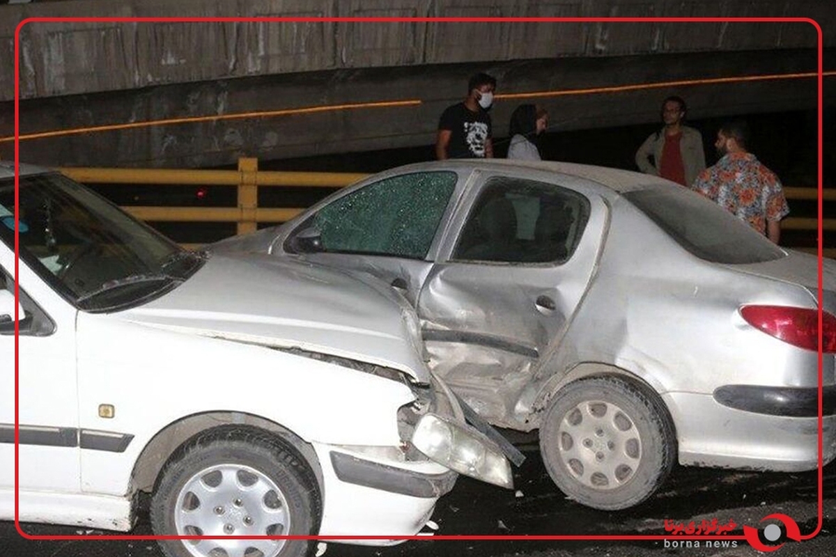 تصادف زنجیره ای خودرو در اتوبان امام علی