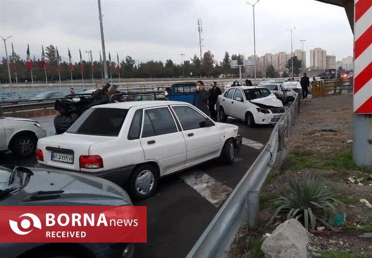 تصادف زنجیره‌ای در بامداد امروز در آزادراه تهران - پردیس