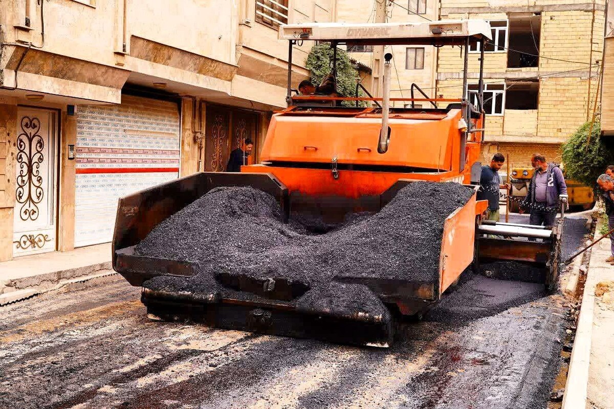 فاز نخست آسفالت معابر شهر صالحیه با ۵ هزار تن آسفالت آغاز شد