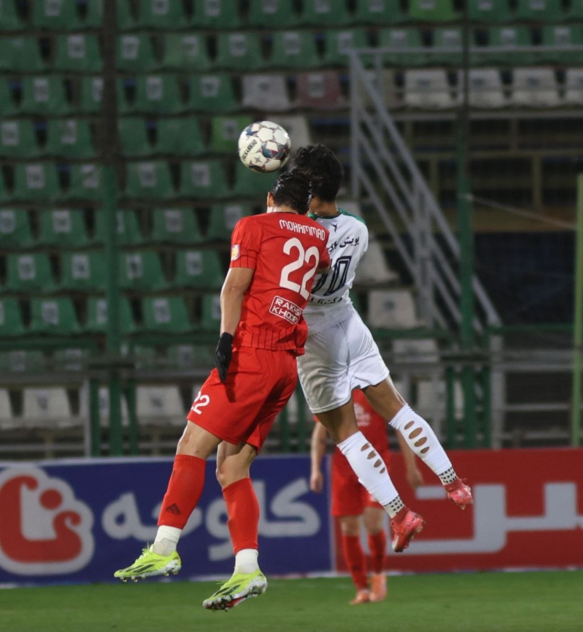 تیرک و واکنش‌های جعفری نجات‌بخش ذوب‌آهن شدند/ تساوی  در سرمای فولادشهر