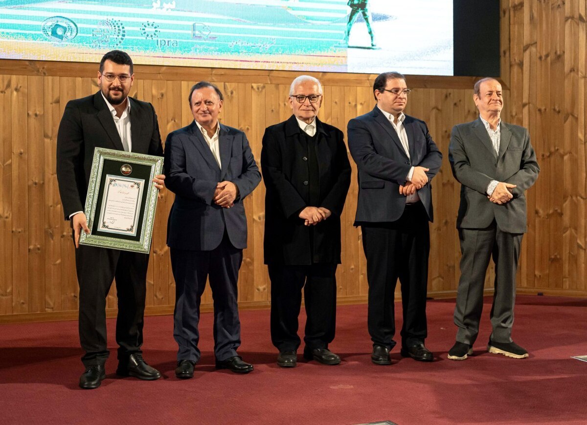 کسب عنوان «روابط‌عمومی برتر کشور» توسط پتروشیمی تبریز/ عباس‌زاده مدیر نمونه روابط عمومی کشور شد