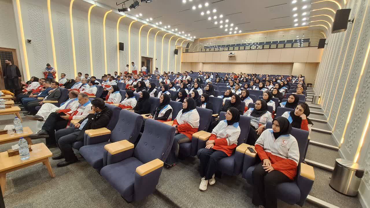 جوانان هلال احمر با مهارتهای 10 گانه زندگی آشنا شدند جوانان هلال احمر با مهارتهای 10 گانه زندگی آشنا شدند