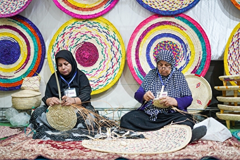 نمایشگاه حصیربافی در شهرستان مهر