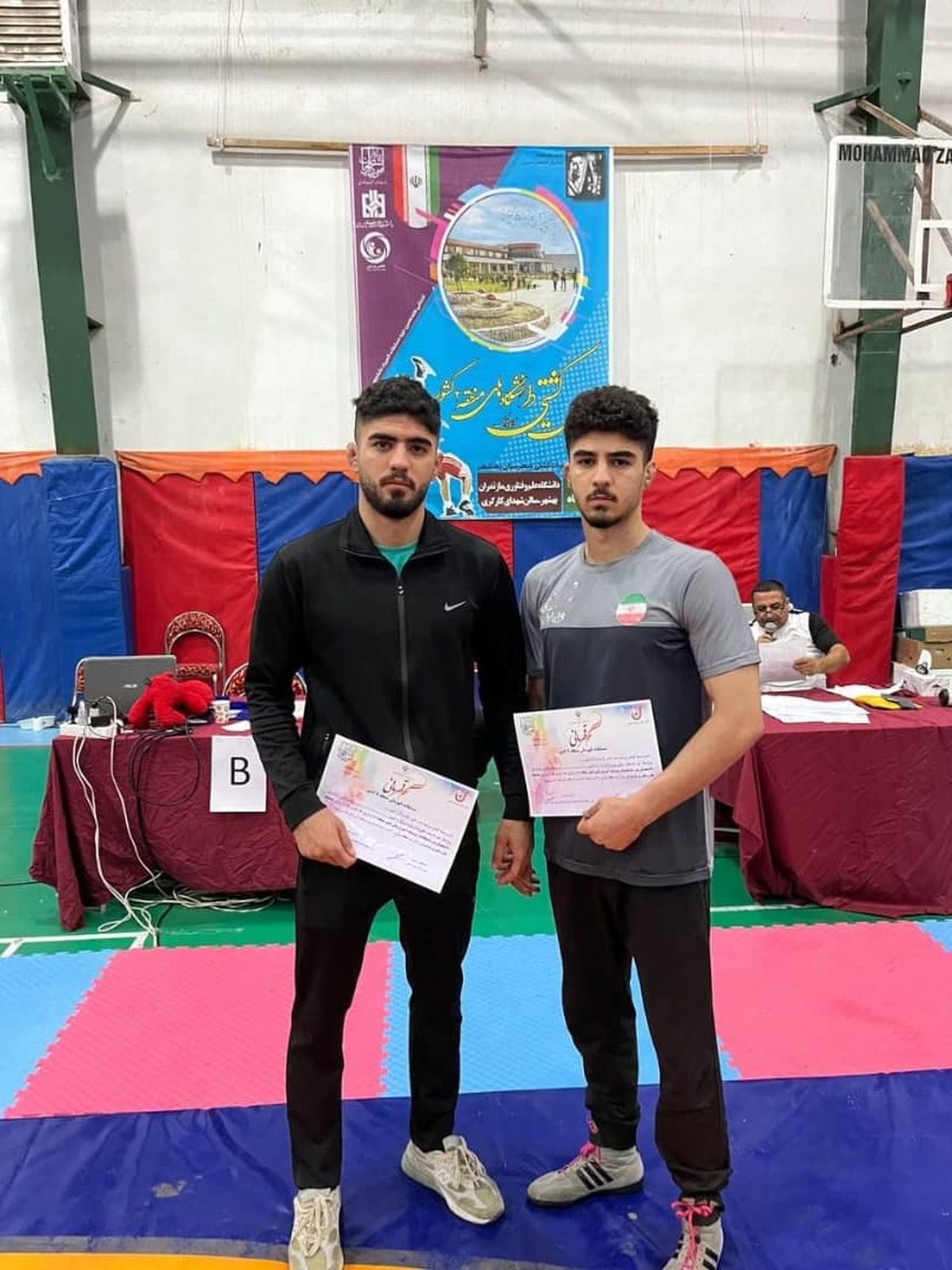 کسب مقام نایب‌قهرمانی توسط پیام و پارسا قاسمی در رقابت‌های کشتی دانشجویان کشور