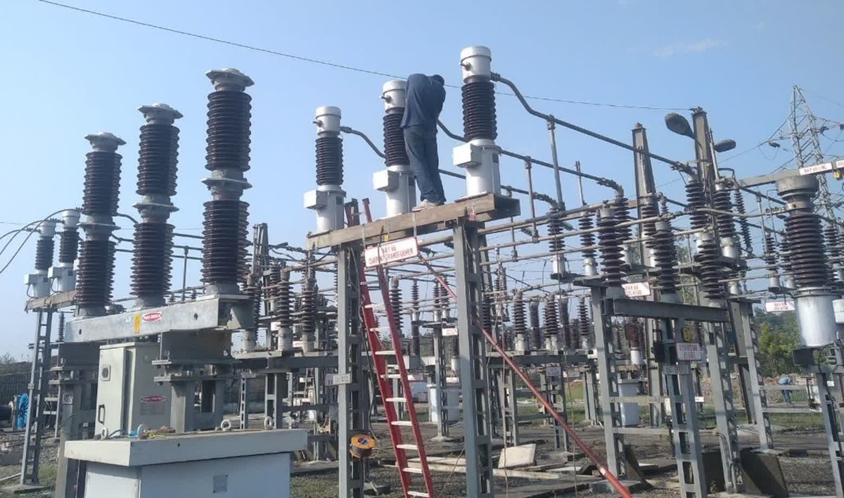 مدیر عامل شرکت برق منطقه‌ای گیلان خبر داد:توسعه پست برق شهر صنعتی رشت برای تامین پایداری انرژی