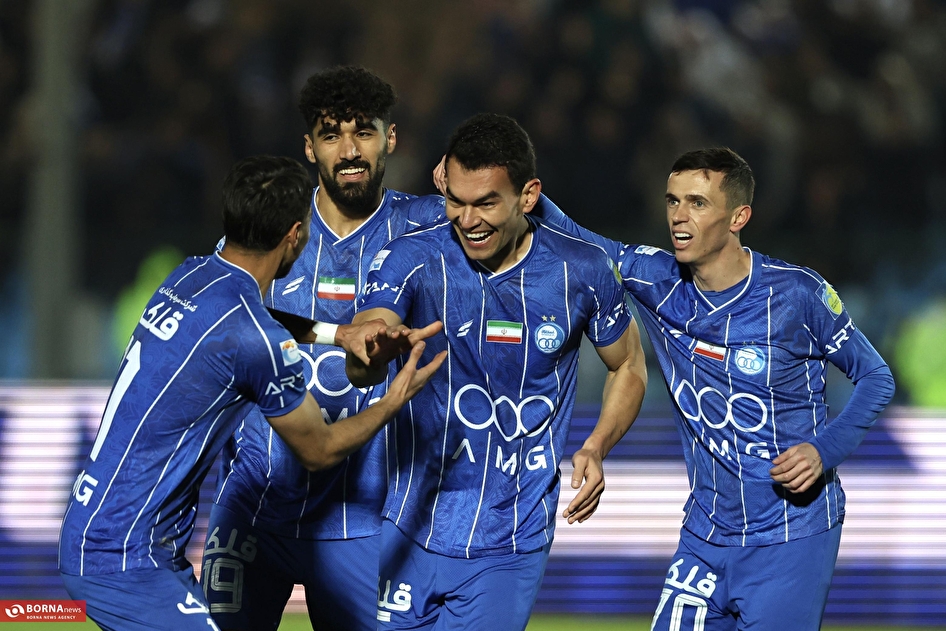 دیدار تیم‌های فوتبال استقلال - ملوان