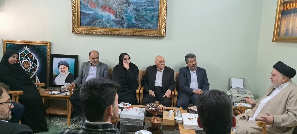 دیدار مدیرکل مشارکت‌های اجتماعی به همراه مدیرکل ورزش و جوانان با آیت‌الله شهرستانی 