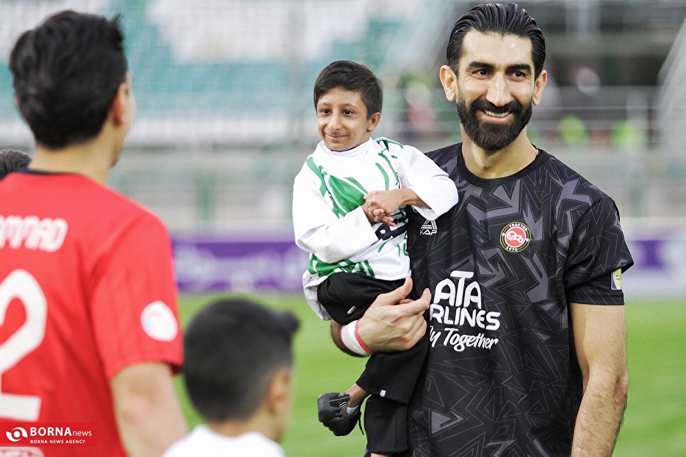 دیدار تیم های ذوب آهن-تراکتور