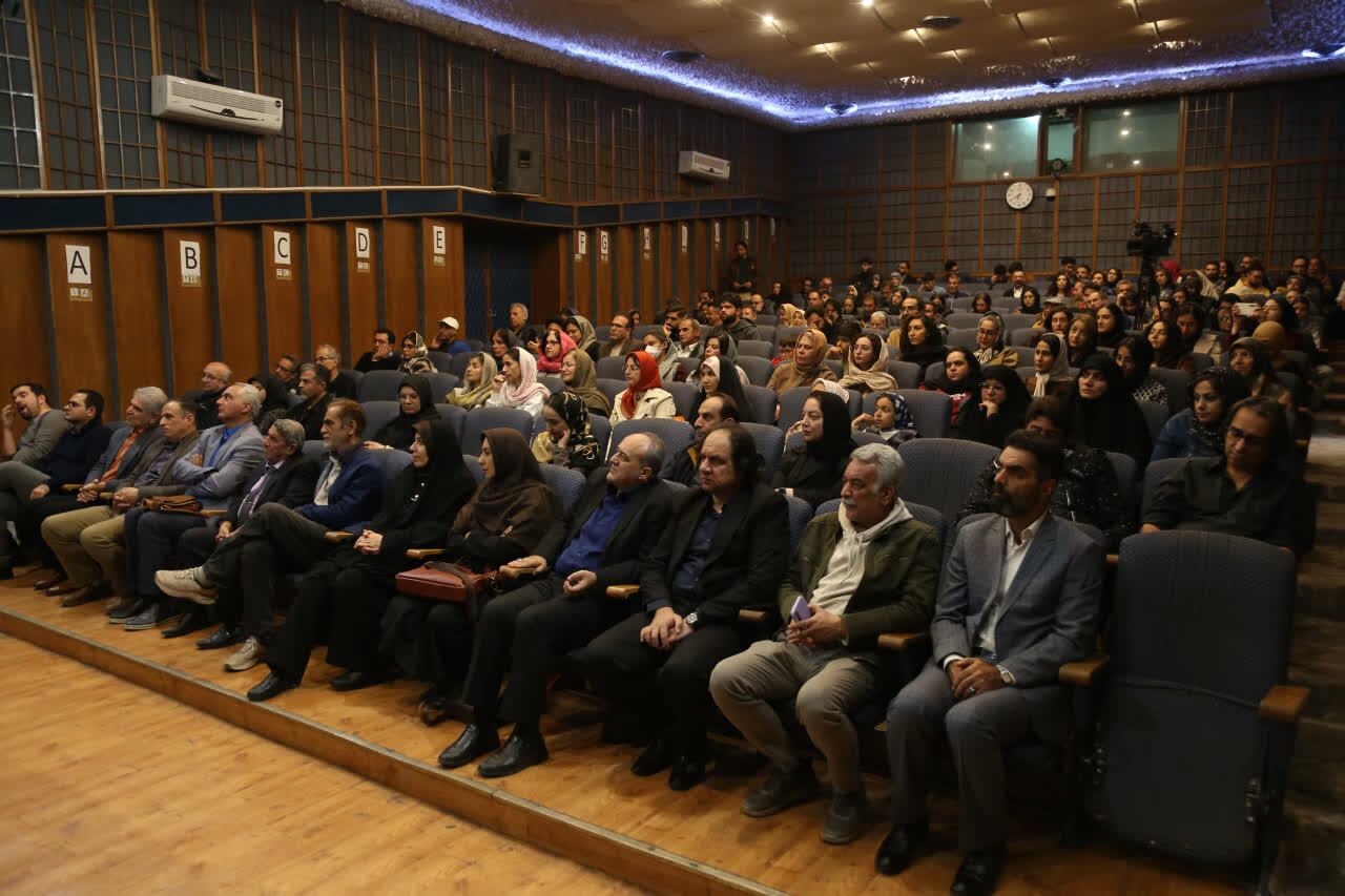 رونمایی از کتاب «الگوریتم صور» در کتابخانه امام خمینی(ره) قزوین