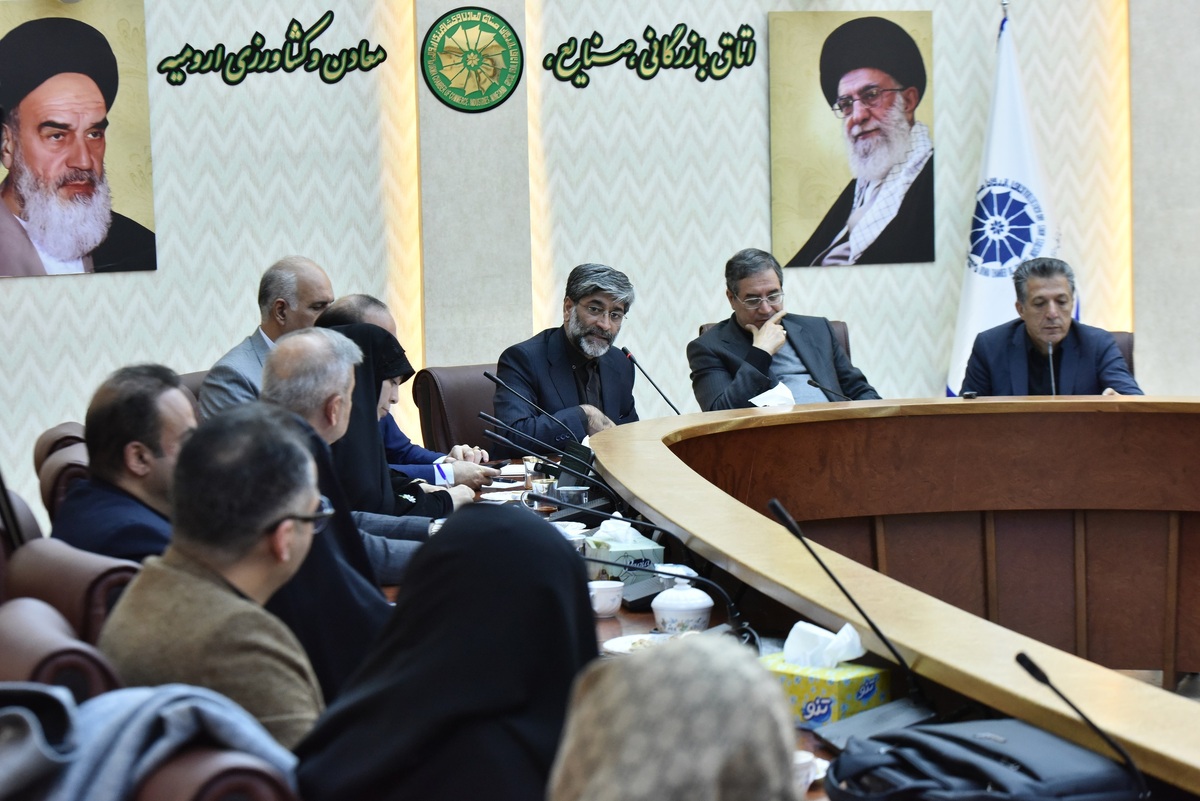 رئیس‌کل دادگستری آذربایجان‌غربی: دستگاه قضایی بدون نگاه جنسیتی حامی بانوان کارآفرین است