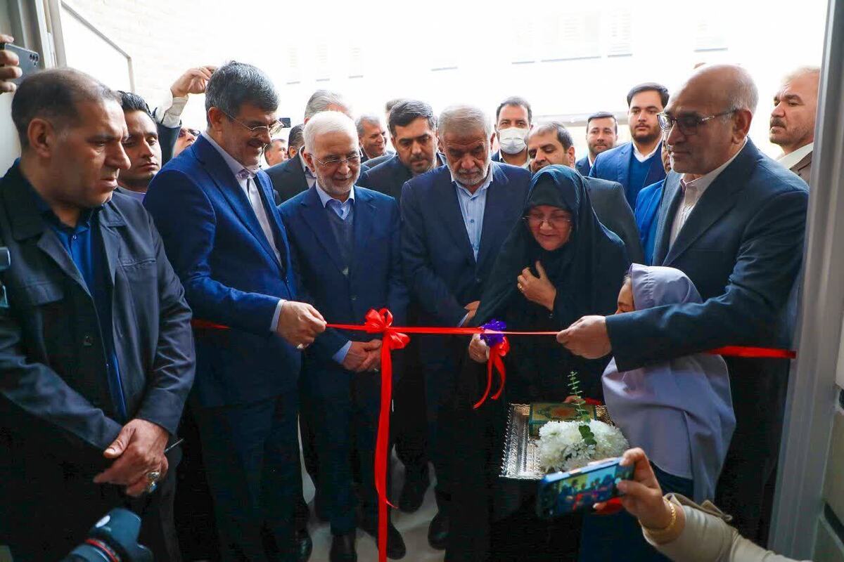 آموزشگاه ابتدایی شهید منگی یزد با حضور وزیر کشور به بهره برداری رسید
