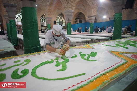 تهیه و توزیع بزرگترین کیک میلاد حضرت زهرا (س) در امامزاده یحیی