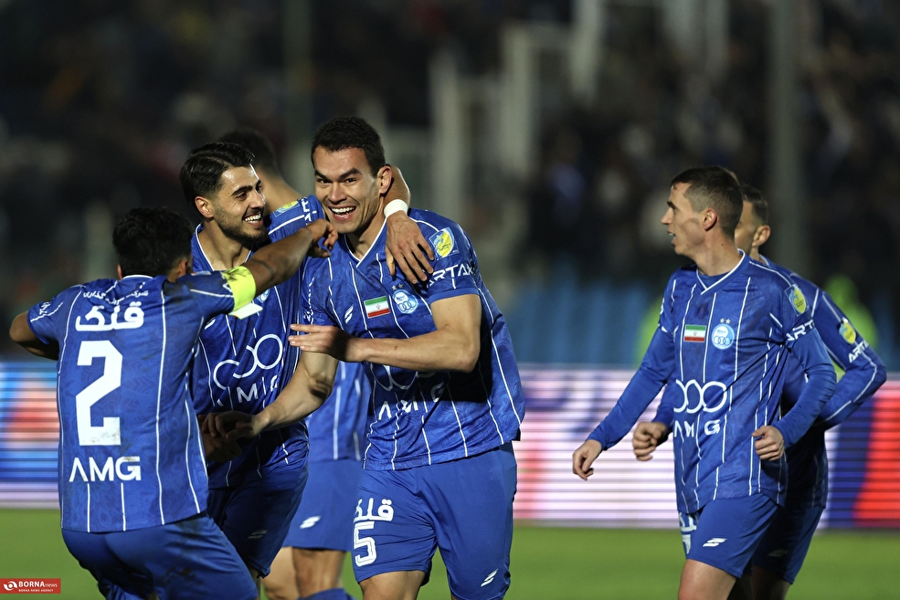 دیدار تیم‌های فوتبال استقلال - ملوان