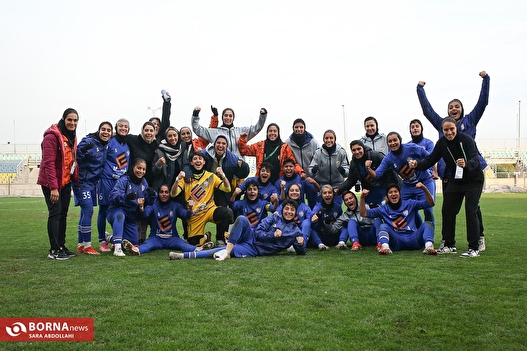 دیدار تیم های فوتبال دختران پرسپولیس - ایستا