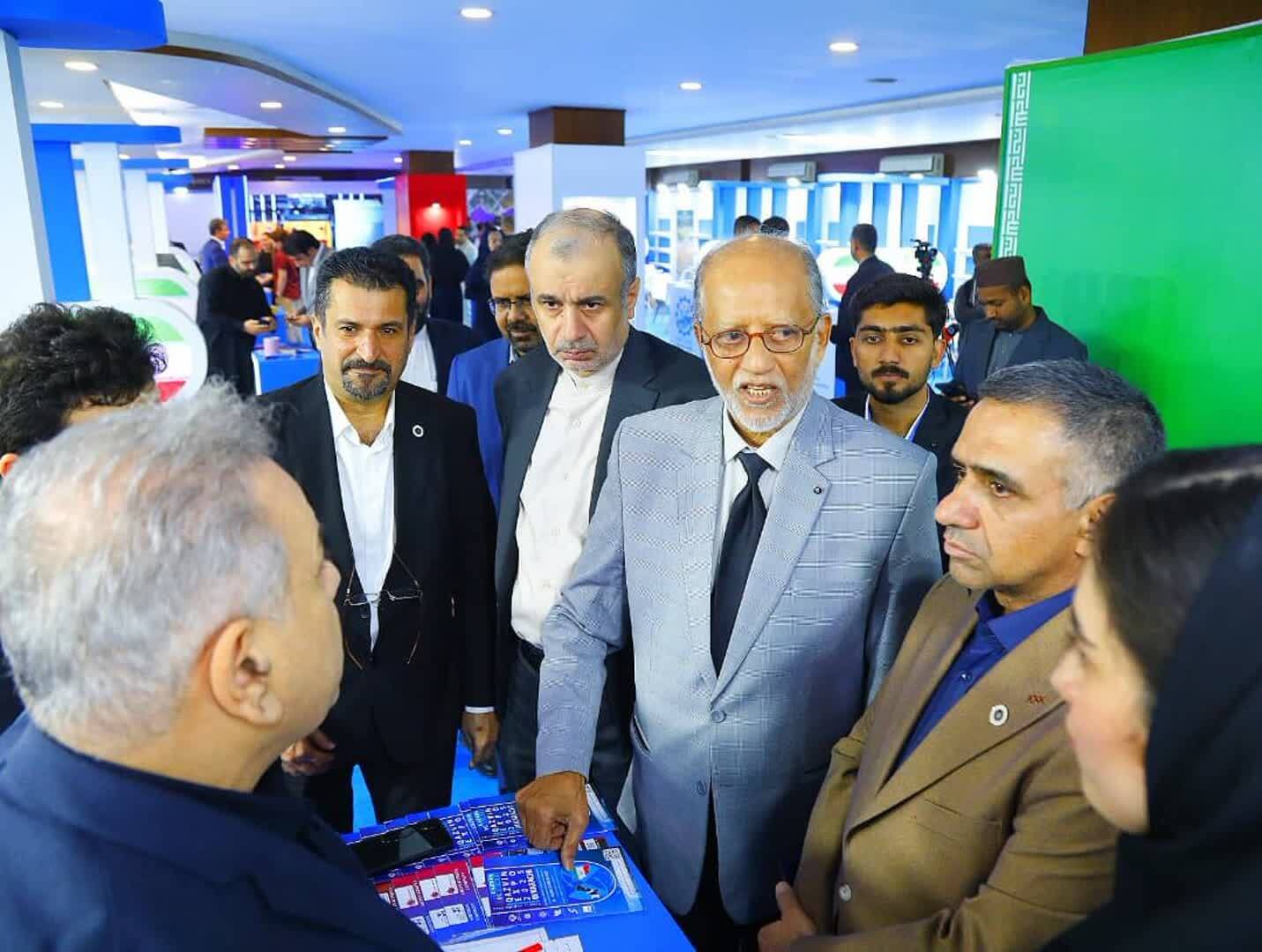 نمایشگاه توانمندی های صادراتی قزوین در کراچی پاکستان افتتاح شد نمایشگاه توانمندی های صادراتی قزوین در کراچی پاکستان افتتاح شد