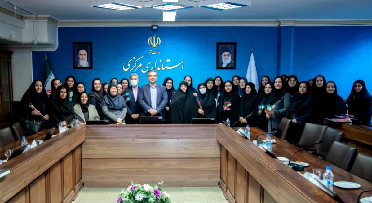 استاندار مرکزی: به توانایی بانوان مدیر استان کاملا ایمان دارم