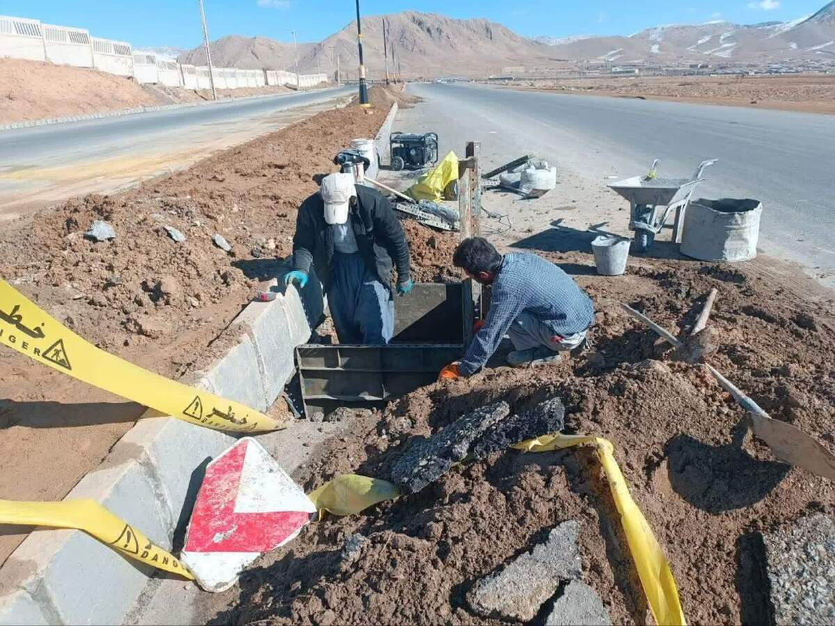 بهسازی روشنایی معابر و ساماندهی شبکه برق در کمربندی شهید خرازی