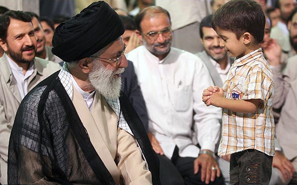 تربیت صحیح فرزندان از دید مقام معظم رهبری